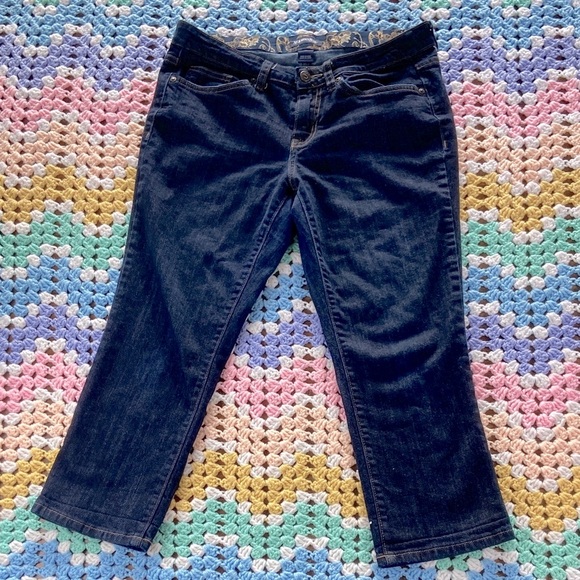 St. John's Bay Women's Dark Blue capri cropped Jeans stretch low rise. - Picture 1 of 10